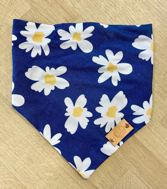 NPS - DR - Bandana - Medium - Daisies
